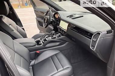 Внедорожник / Кроссовер Porsche Cayenne 2020 в 