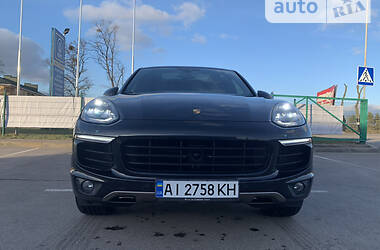 Позашляховик / Кросовер Porsche Cayenne 2014 в Києві