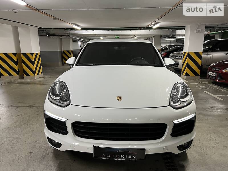 Внедорожник / Кроссовер Porsche Cayenne 2015 в Киеве