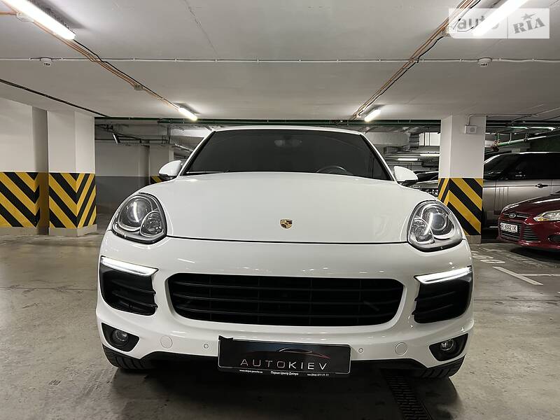 Внедорожник / Кроссовер Porsche Cayenne 2015 в Киеве