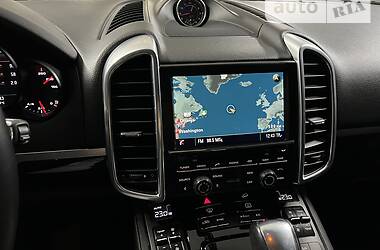Позашляховик / Кросовер Porsche Cayenne 2015 в 