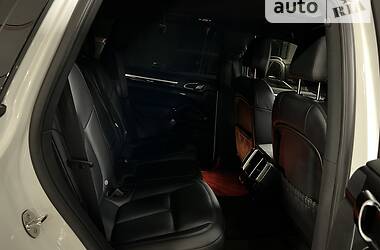 Позашляховик / Кросовер Porsche Cayenne 2015 в 