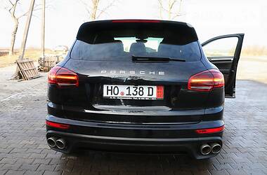 Внедорожник / Кроссовер Porsche Cayenne 2016 в 