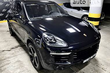 Внедорожник / Кроссовер Porsche Cayenne 2016 в Киеве