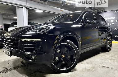 Внедорожник / Кроссовер Porsche Cayenne 2016 в Киеве