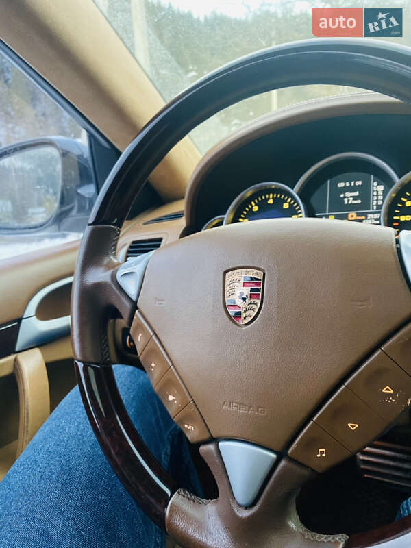 Внедорожник / Кроссовер Porsche Cayenne 2004 в Черновцах