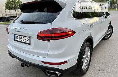 Позашляховик / Кросовер Porsche Cayenne 2015 в Дніпрі