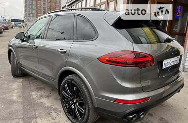 Внедорожник / Кроссовер Porsche Cayenne 2018 в Киеве