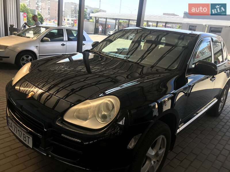 Внедорожник / Кроссовер Porsche Cayenne 2004 в Александрие