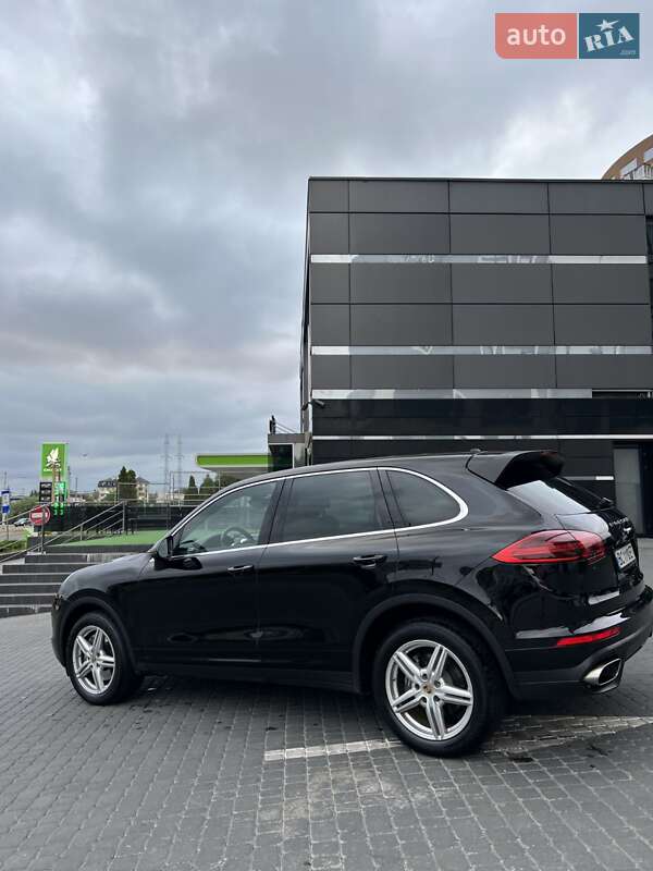 Внедорожник / Кроссовер Porsche Cayenne 2015 в Львове