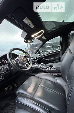 Внедорожник / Кроссовер Porsche Cayenne 2015 в Львове