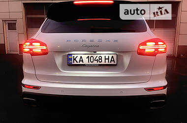 Внедорожник / Кроссовер Porsche Cayenne 2015 в Киеве