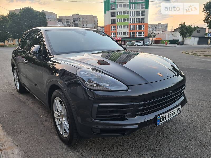 Внедорожник / Кроссовер Porsche Cayenne 2017 в 