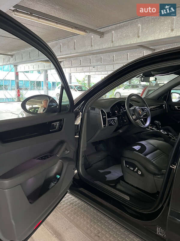 Внедорожник / Кроссовер Porsche Cayenne 2018 в Киеве