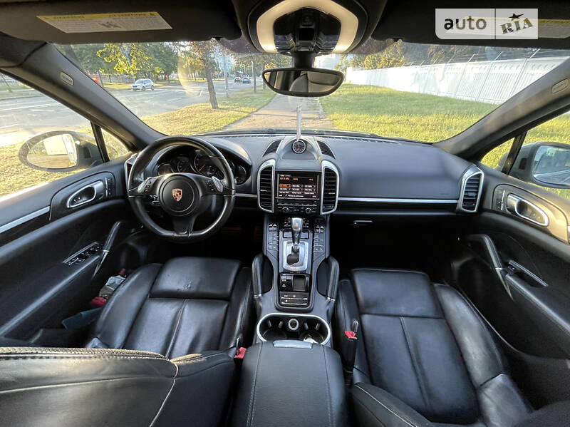 Внедорожник / Кроссовер Porsche Cayenne 2013 в Киеве