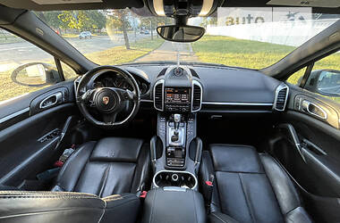 Внедорожник / Кроссовер Porsche Cayenne 2013 в Киеве