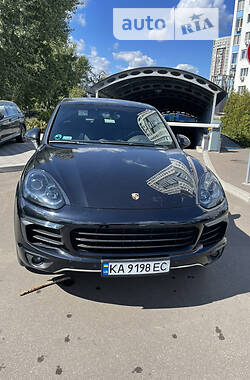 Позашляховик / Кросовер Porsche Cayenne 2015 в Києві