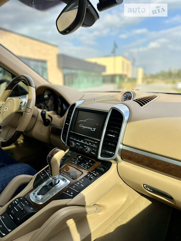 Внедорожник / Кроссовер Porsche Cayenne 2013 в Хмельницком