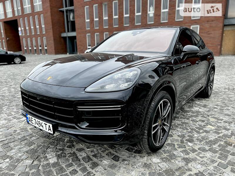 Внедорожник / Кроссовер Porsche Cayenne 2021 в 