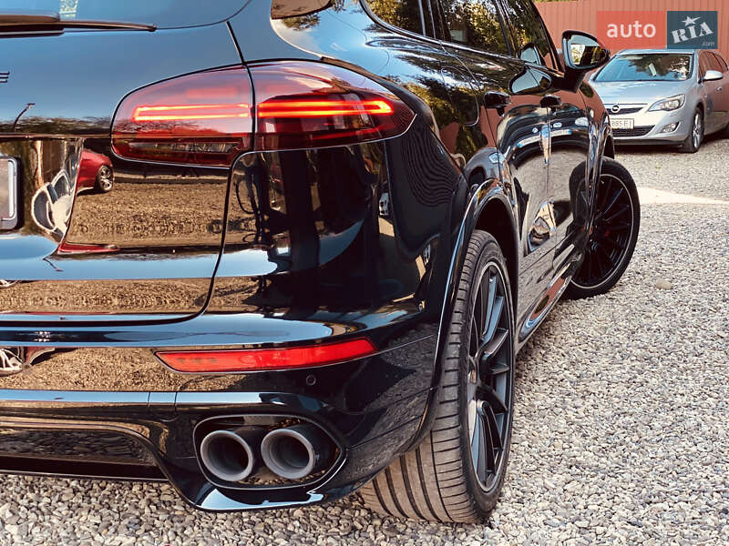 Внедорожник / Кроссовер Porsche Cayenne 2015 в Коломые