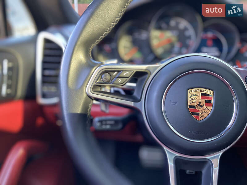 Внедорожник / Кроссовер Porsche Cayenne 2015 в Коломые