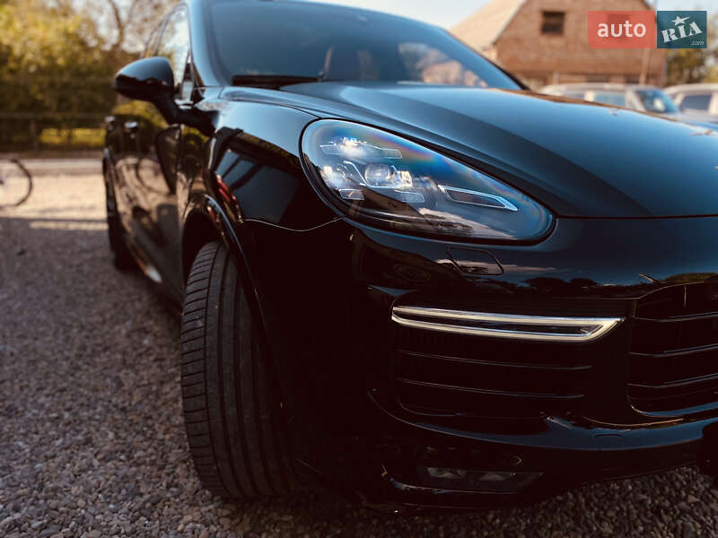 Внедорожник / Кроссовер Porsche Cayenne 2015 в Коломые