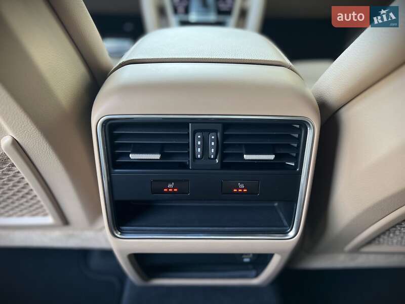 Позашляховик / Кросовер Porsche Cayenne 2018 в Одесі
