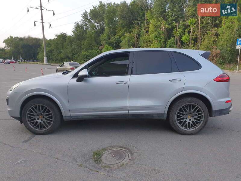 Внедорожник / Кроссовер Porsche Cayenne 2016 в Днепре