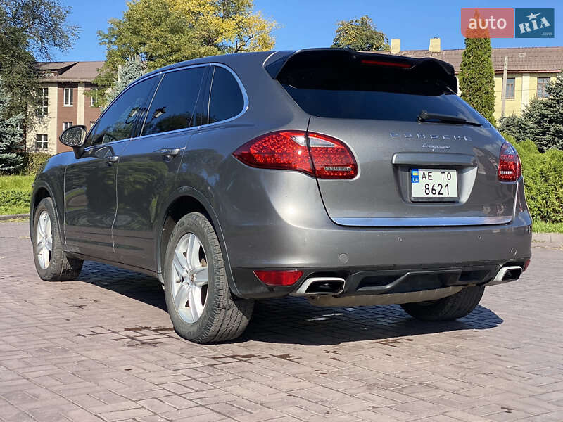 Позашляховик / Кросовер Porsche Cayenne 2012 в Дніпрі