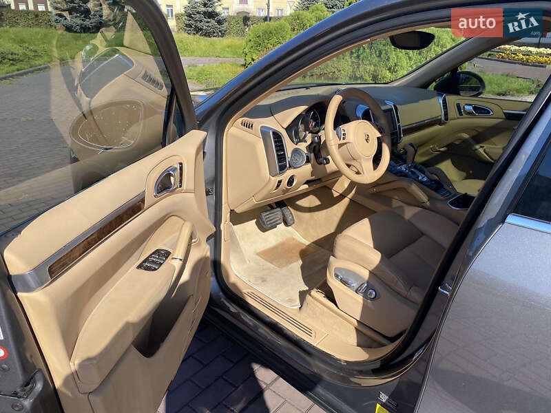 Позашляховик / Кросовер Porsche Cayenne 2012 в Дніпрі