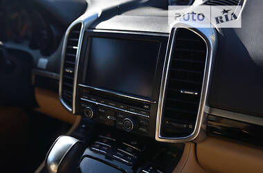 Позашляховик / Кросовер Porsche Cayenne 2015 в 