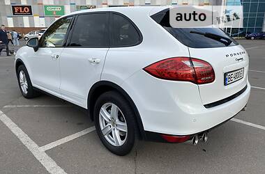 Внедорожник / Кроссовер Porsche Cayenne 2012 в 