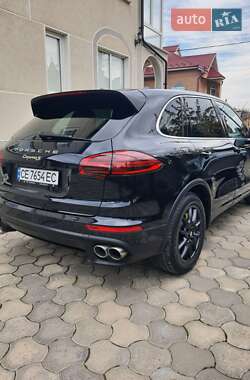 Внедорожник / Кроссовер Porsche Cayenne 2015 в Черновцах