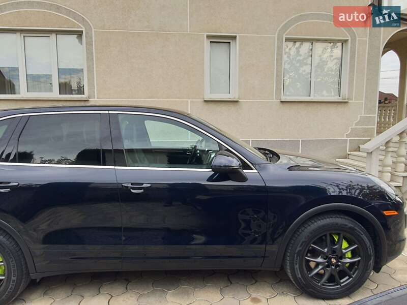 Внедорожник / Кроссовер Porsche Cayenne 2015 в Черновцах