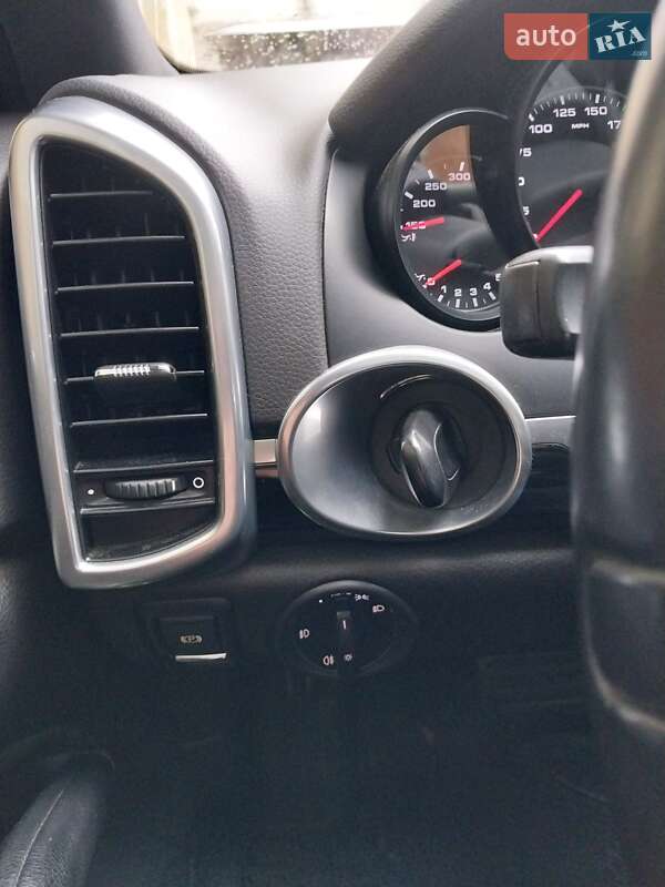 Позашляховик / Кросовер Porsche Cayenne 2012 в Львові фото 16 Позашляховик / Кросовер Porsche Cayenne 2012 в Львові