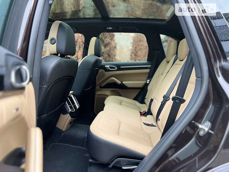 Внедорожник / Кроссовер Porsche Cayenne 2017 в Львове фото 45 Внедорожник / Кроссовер Porsche Cayenne 2017 в Львове