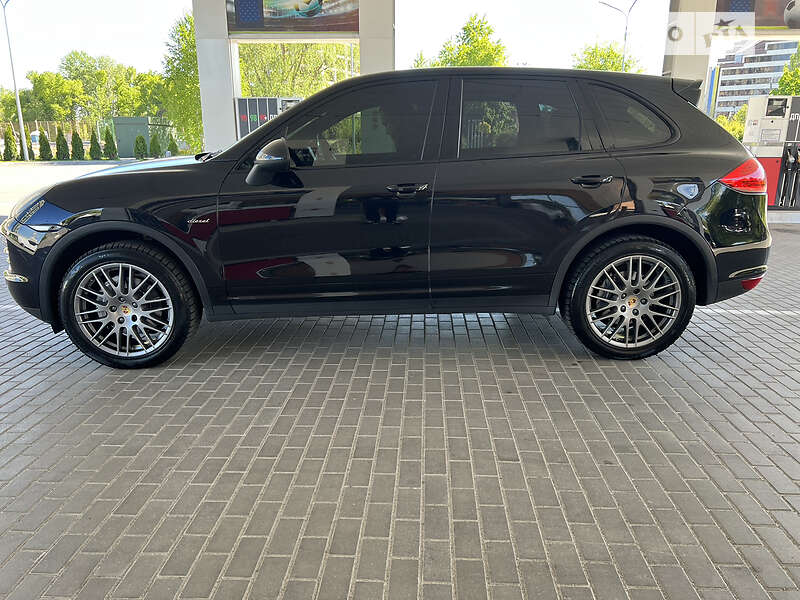 Позашляховик / Кросовер Porsche Cayenne 2013 в Дніпрі
