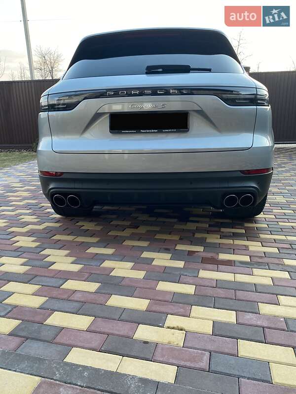 Позашляховик / Кросовер Porsche Cayenne 2020 в Дніпрі
