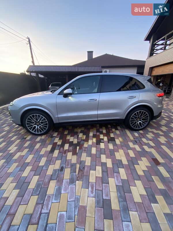 Позашляховик / Кросовер Porsche Cayenne 2020 в Дніпрі