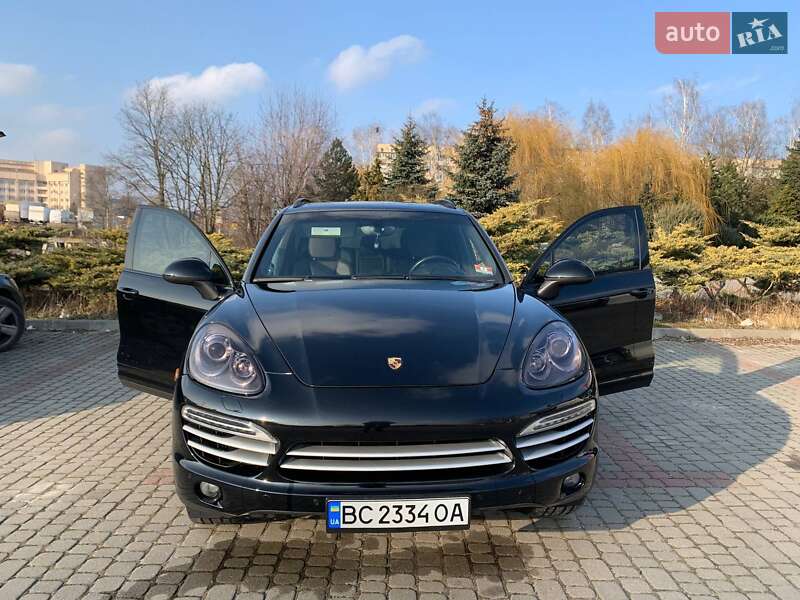 Внедорожник / Кроссовер Porsche Cayenne 2014 в Львове