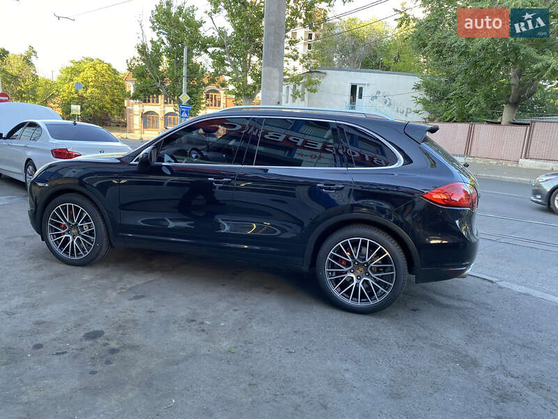 Позашляховик / Кросовер Porsche Cayenne 2010 в Одесі