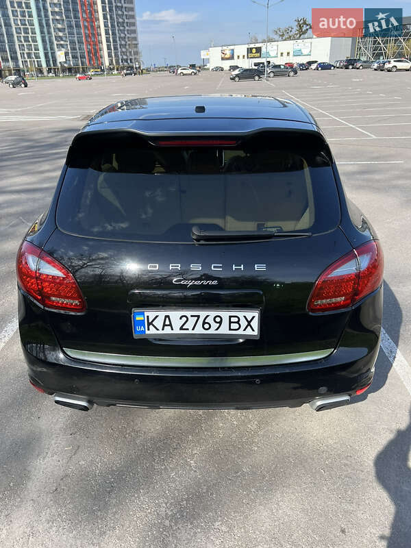 Внедорожник / Кроссовер Porsche Cayenne 2014 в Киеве