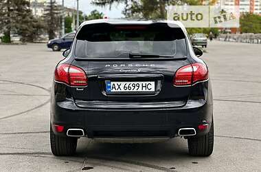 Позашляховик / Кросовер Porsche Cayenne 2013 в Харкові