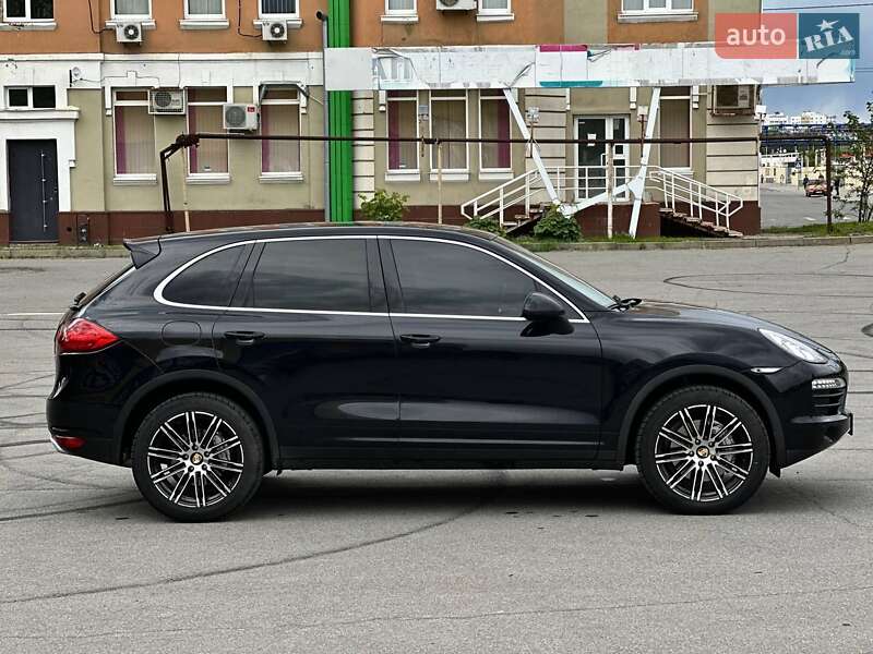 Позашляховик / Кросовер Porsche Cayenne 2013 в Харкові