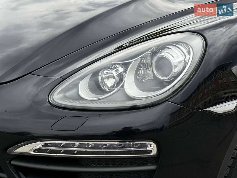 Позашляховик / Кросовер Porsche Cayenne 2013 в Харкові