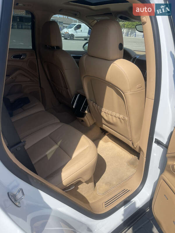Внедорожник / Кроссовер Porsche Cayenne 2013 в Тернополе