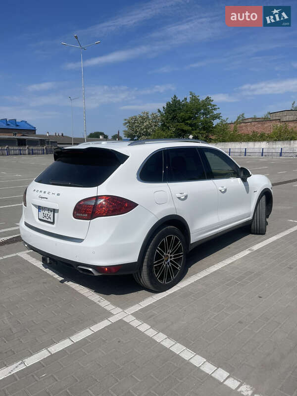 Внедорожник / Кроссовер Porsche Cayenne 2013 в Тернополе