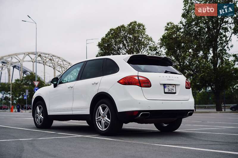 Позашляховик / Кросовер Porsche Cayenne 2014 в Києві