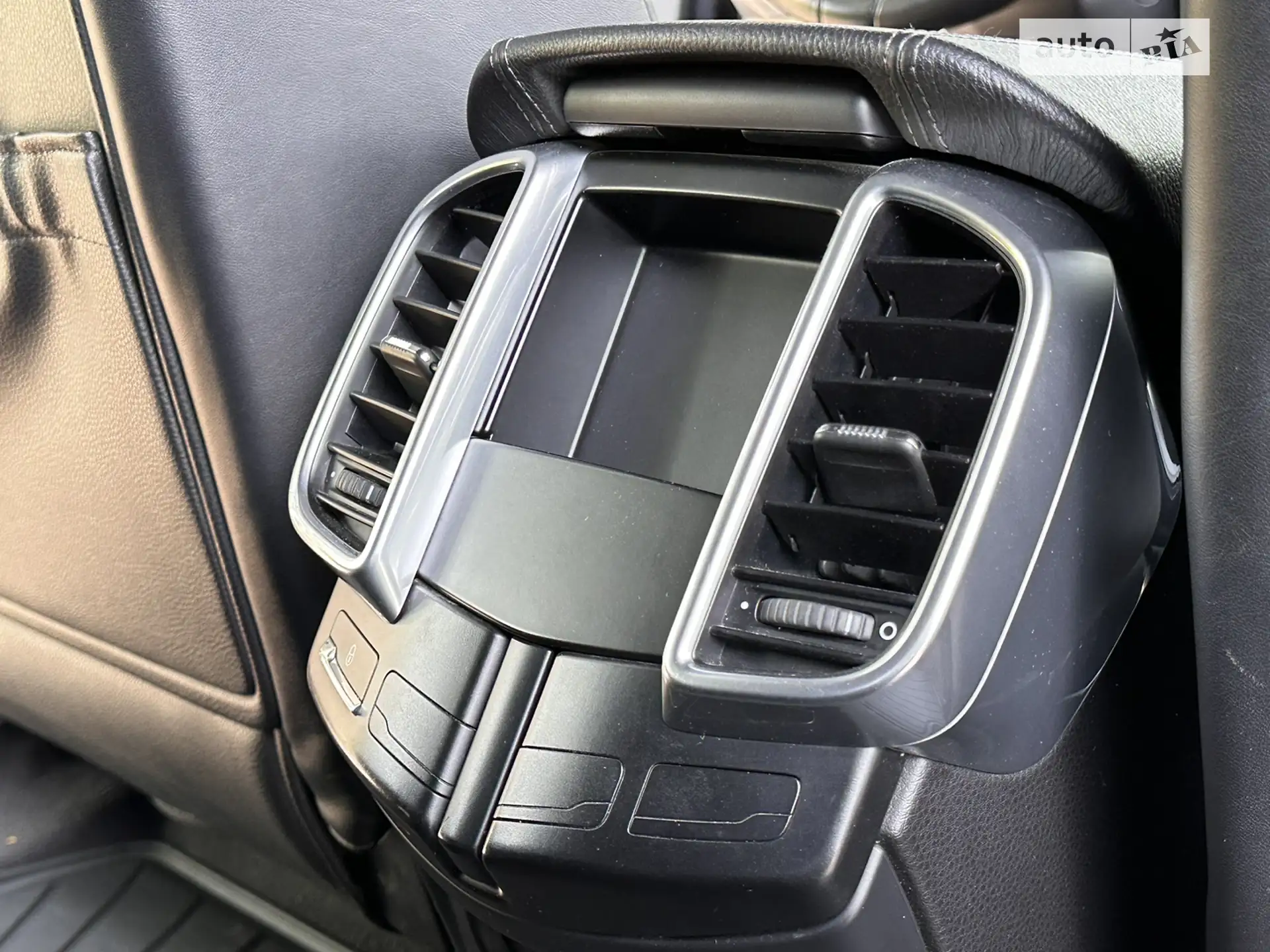 2012 Porsche Cayenne - мініатюра 5
