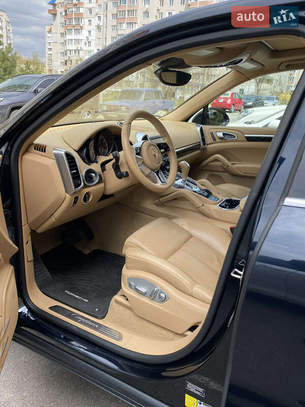 Внедорожник / Кроссовер Porsche Cayenne 2015 в Виннице